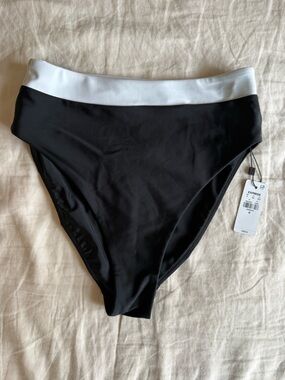 Express body contour swim bottoms color blocking black white high rise NWT- M